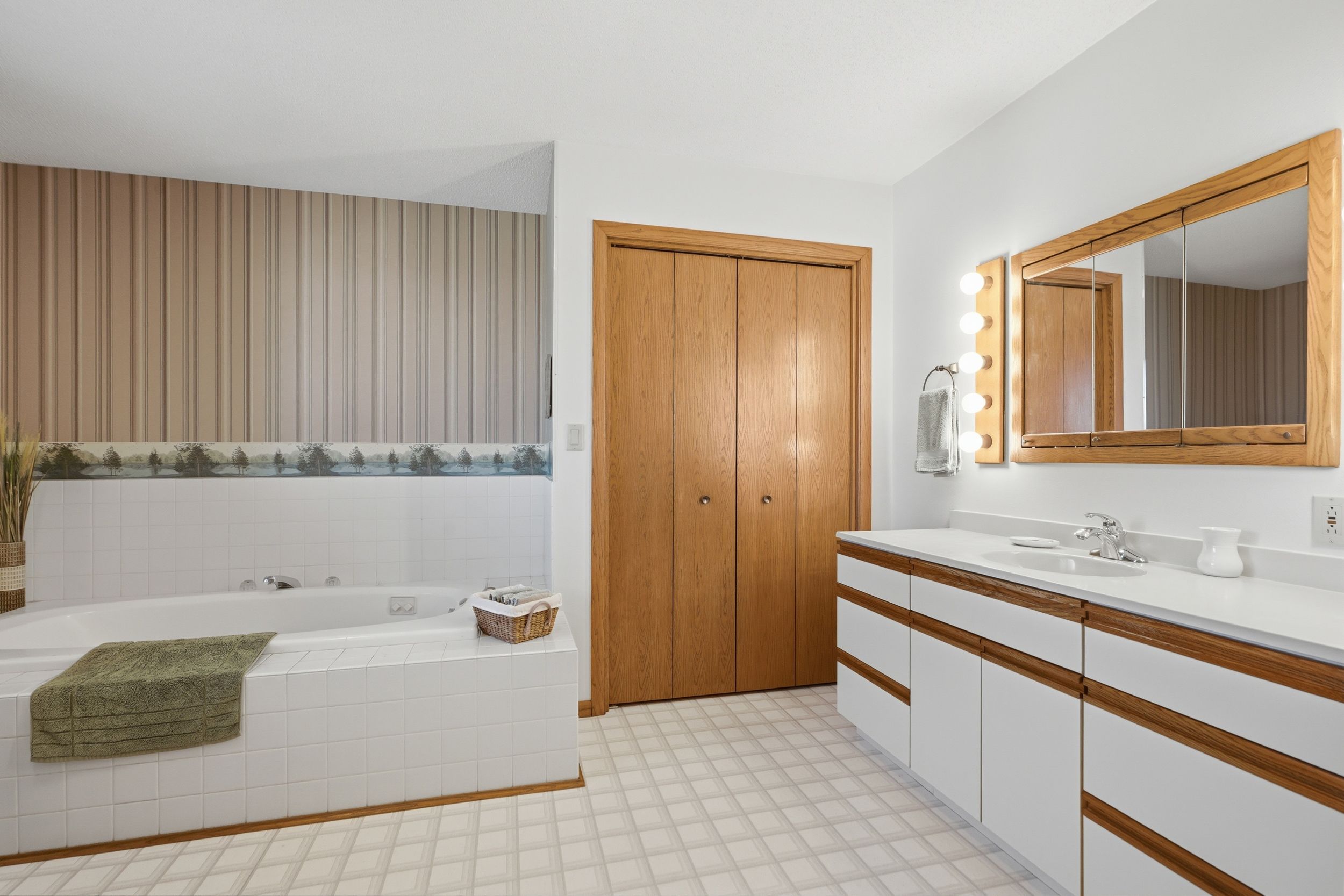 Listing Photo: 2276 400th ave-027